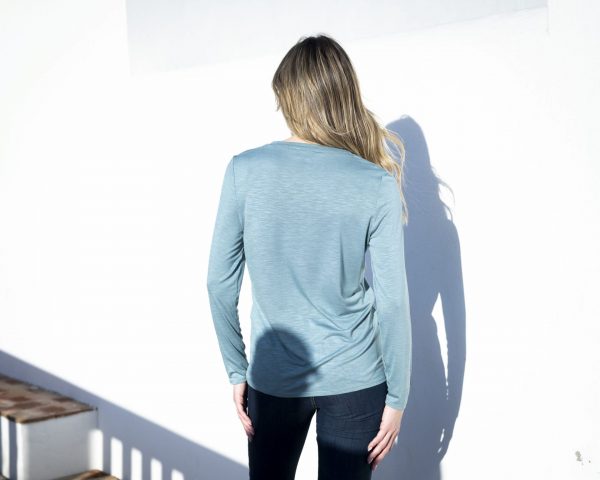 Marble 6401 Classic fit crew neck top with branded button cuff detail - Image 5