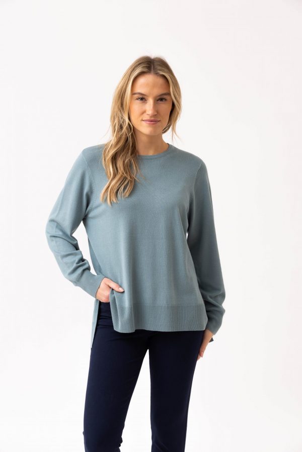 Marble 7530 Relaxed fit round neck sweater with high low hem