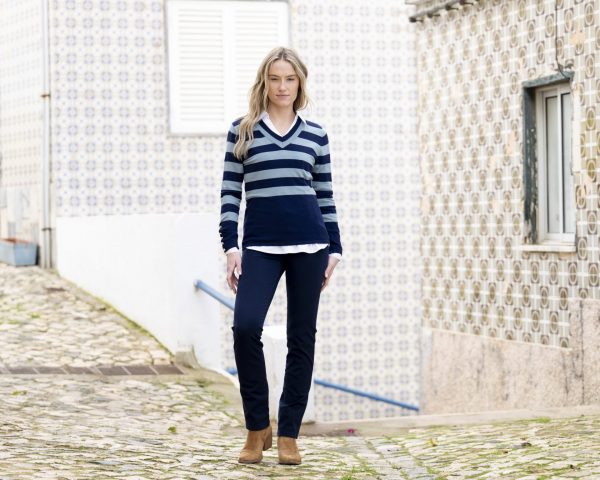 Marble 8018 Classic fit sweater with v neck and cuff placket with Marble branded buttons - Image 3