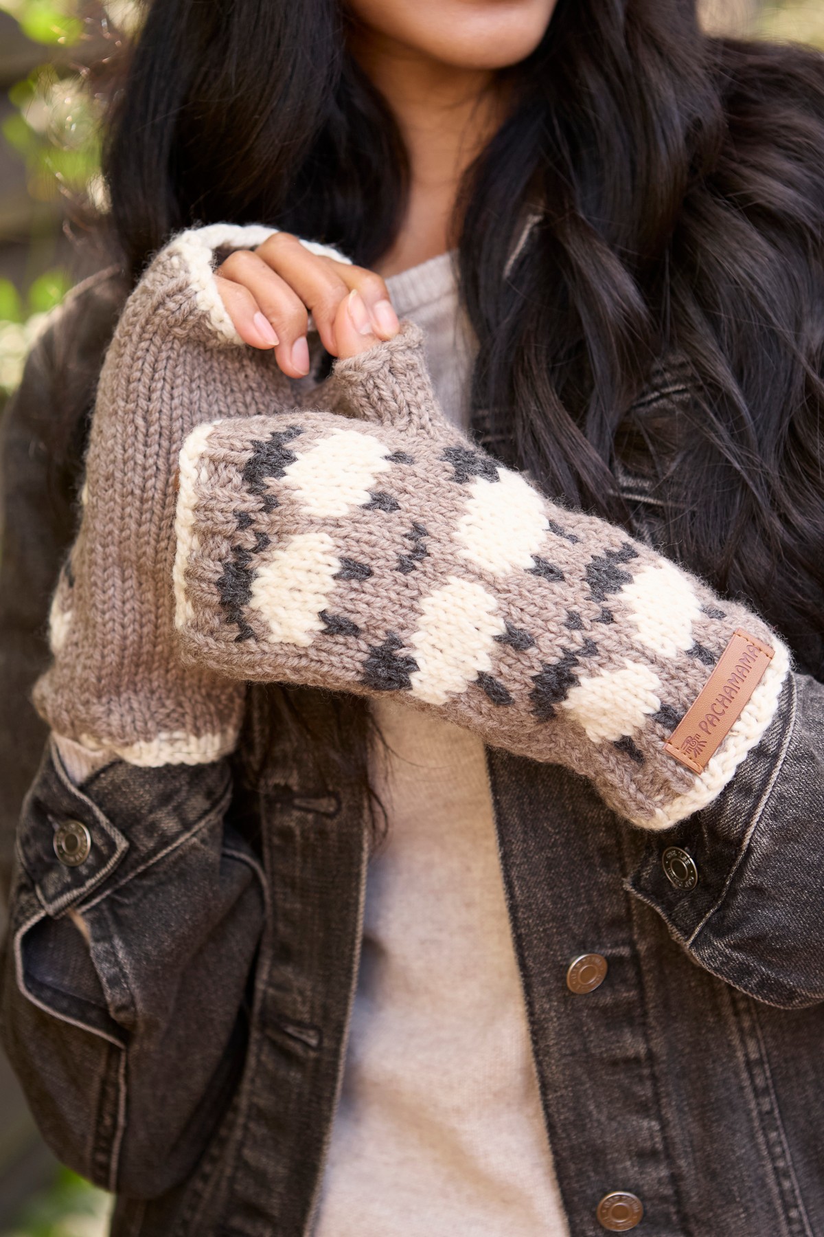 Pachamama Sheep Handwarmers - Merino Wool - Image 5